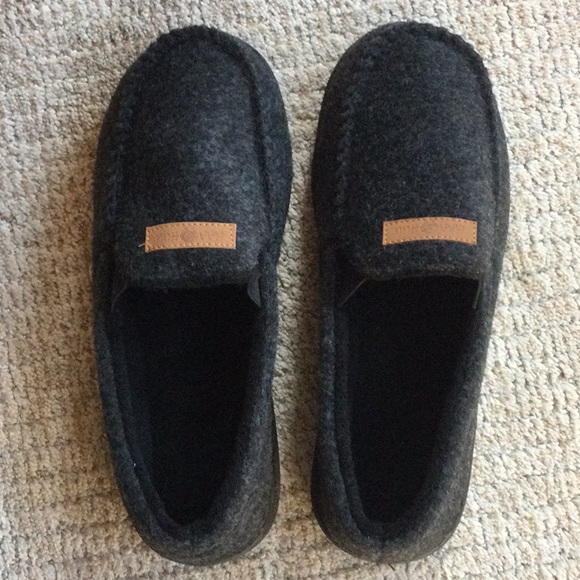 Men s slippers size S ( 8-9) - Picture 2 of 6